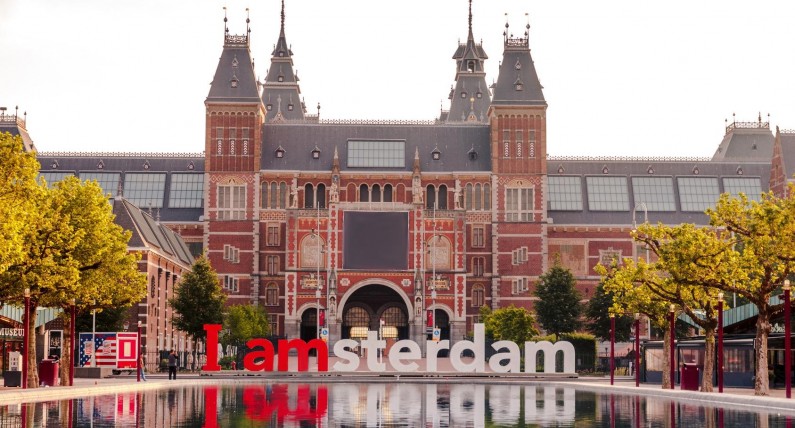 „I Amsterdam” prawdopodobnie zniknie z centrum miasta. Symbol stolicy nie jest już mile widziany