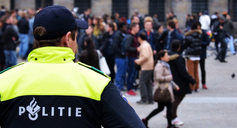Niderlandy: dwukrotny homofobiczny atak na parę z Amsterdamu 