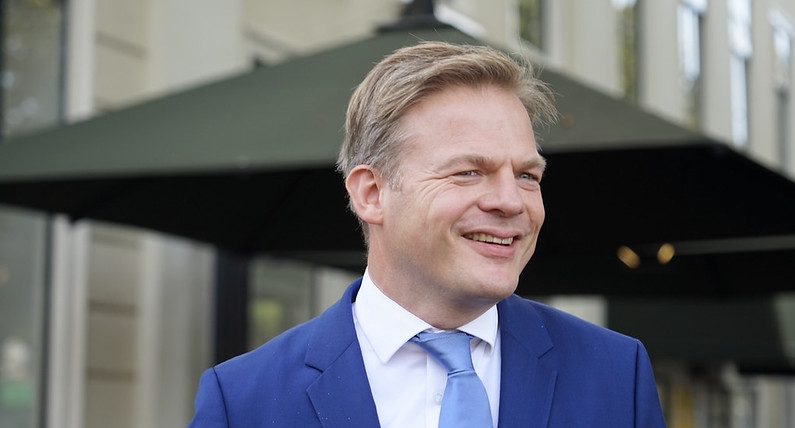 Pieter Omtzigt podbija serca Holendrów. Kim jest niderlandzki polityk i jakie postulaty reprezentuje jego partia?