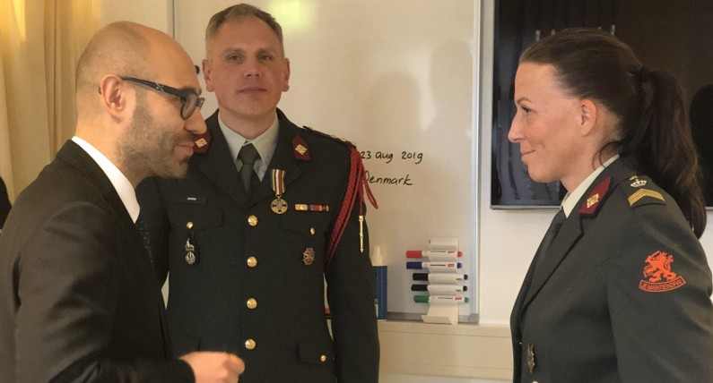 Ambasador wręczył Medal Wojska Polskiego dwojgu Holendrom. Przez lata identyfikowali szczątki żołnierzy 