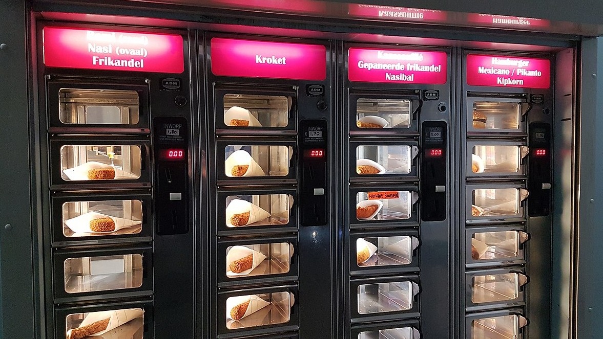 Frikandel z automatu jest równie pyszny, jak ten bezpośrednio z baru.