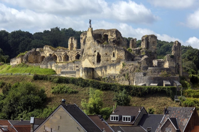 Dzięki ruinom zamku Valkenburg jest niezwykle malowniczym i romantycznym miejscem.