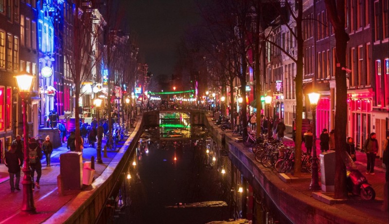 De Wallen to najchętniej odwiedzana przez turystów dzielnica Amsterdamu.